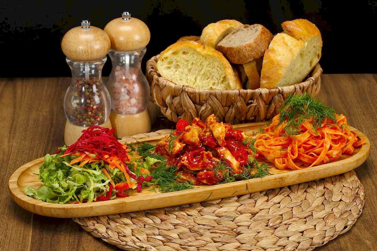 Chili Soslu Tavuk+Napoliten Soslu Tagiletta+Mevsim Salata