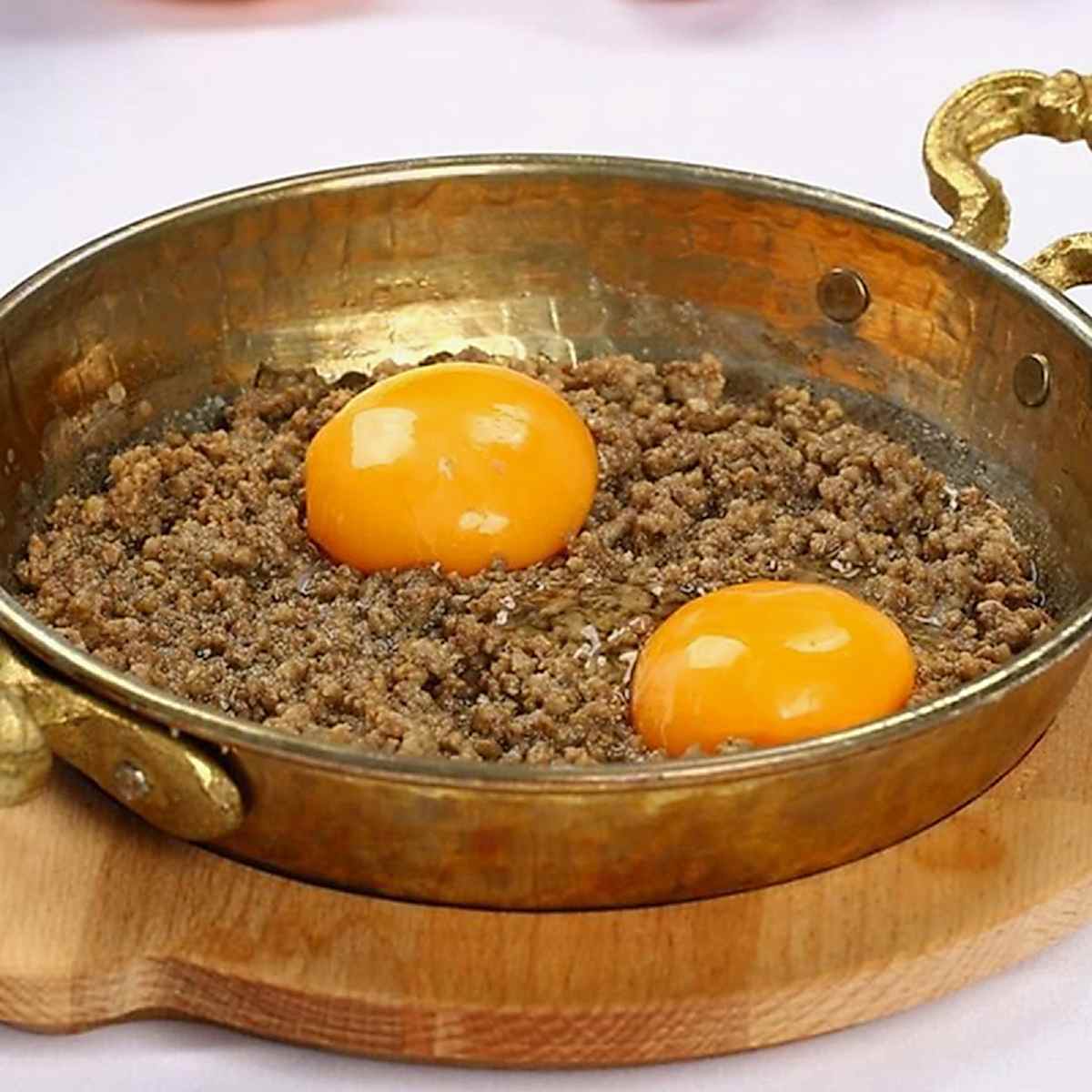 Kıymalı Yumurta